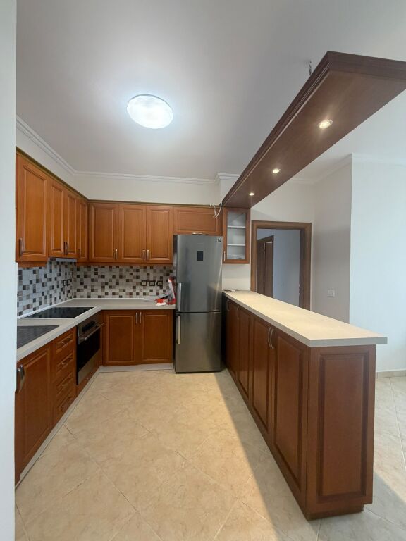 Apartament 2+1 me qera Selit ( prane Unazes) !