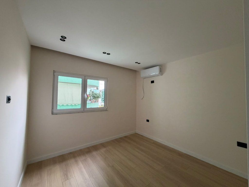 For sale,Apartment 1+1,Commune of Paris, Tirana