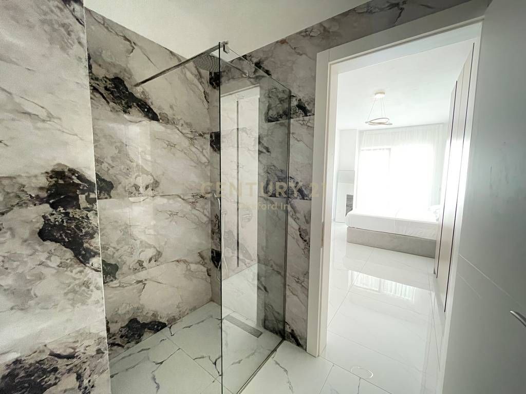 Apartament 2+1+2 për Shitje në Shëngjin