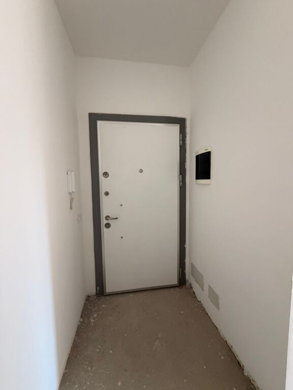 Shitet apartament 1+1, 64.5 m², kati 2 – Rruga Kongresi i Manastirit (te SHISH-i)
