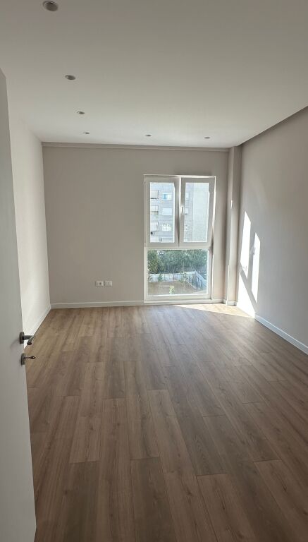 Office space 1+1 KIKA 2 Paris Commune