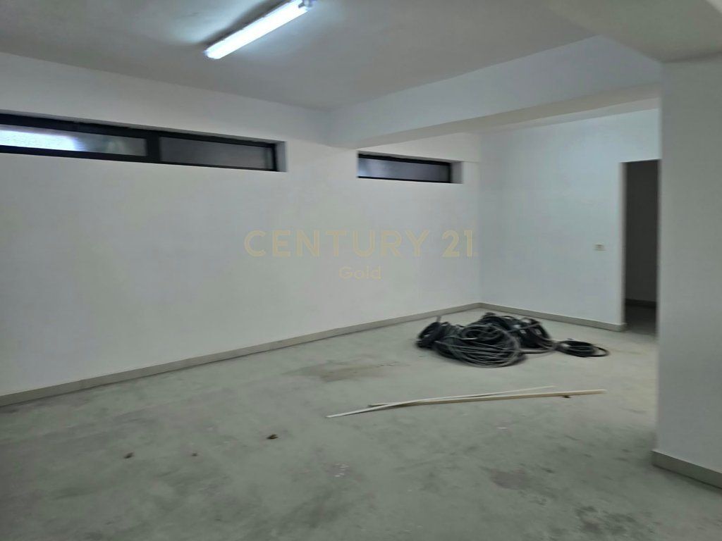 Roadside premises for rent