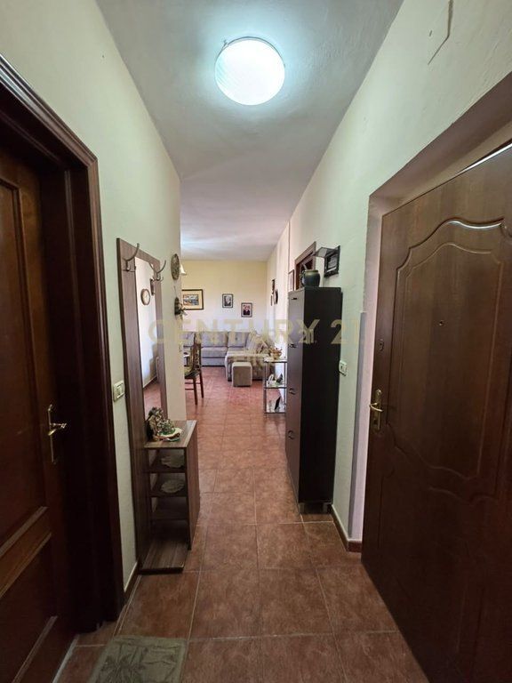 APARTAMENT 2+1 ME QIRA NE XHAMLLIK