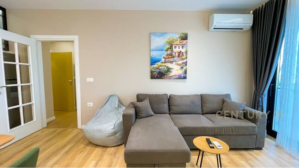 APARTAMENT 2+1 PËR SHITJE ME PAMJE NGA DETI – DY NJËSI FUNKSIONALE