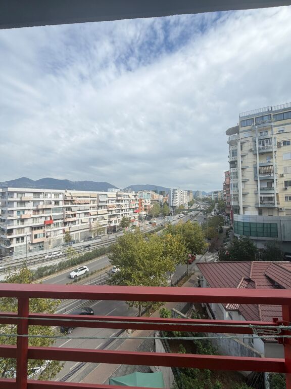 Apartament 2+1 me qera Selit ( prane Unazes) !