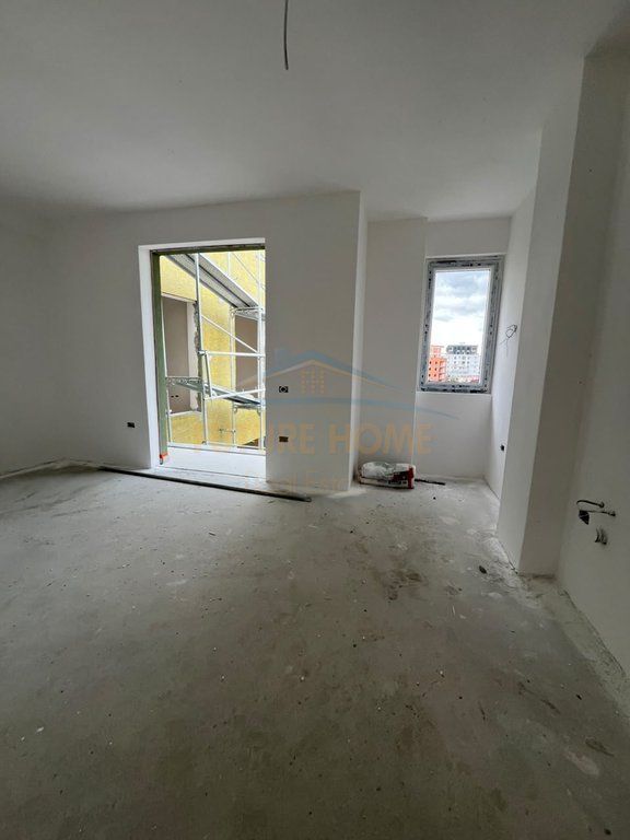 Shitet, Apartament 1+1,Paskuqan,Tiranë