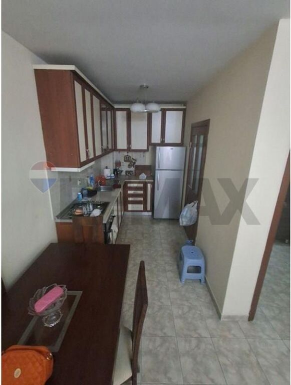 🏠 Shitet apartament 1+1 tek Blloku Gintash, Laprakë.