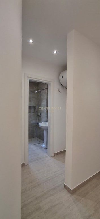 Rruga E Kosovareve - Jepet Zyre E Investuar 110m2 3 Ambjente Pune