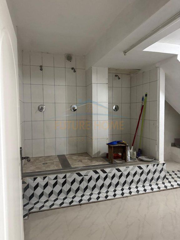 Qera, Ambient Biznesi,Ish Rajoni I Policise,Durres