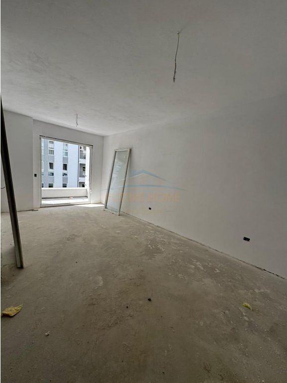 Shitet, Apartament 1+1, Univers City, Tiranë