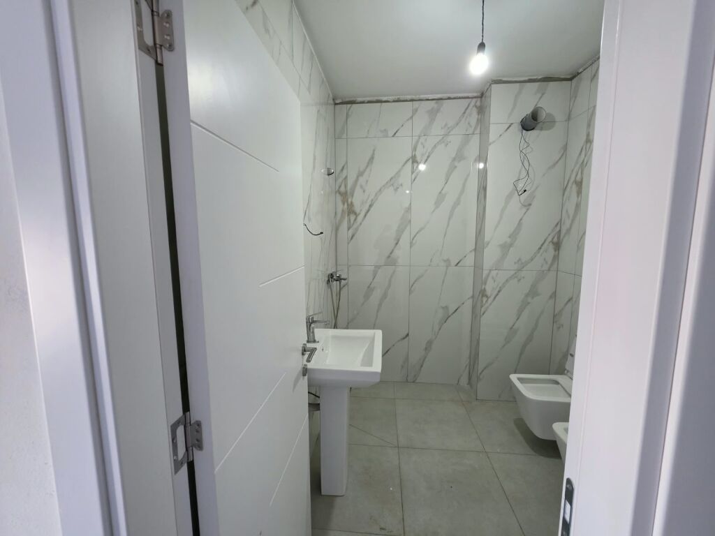 JEPEN ME QIRA APARTAMENT 1+1 – BULEVARDI I RI 📍