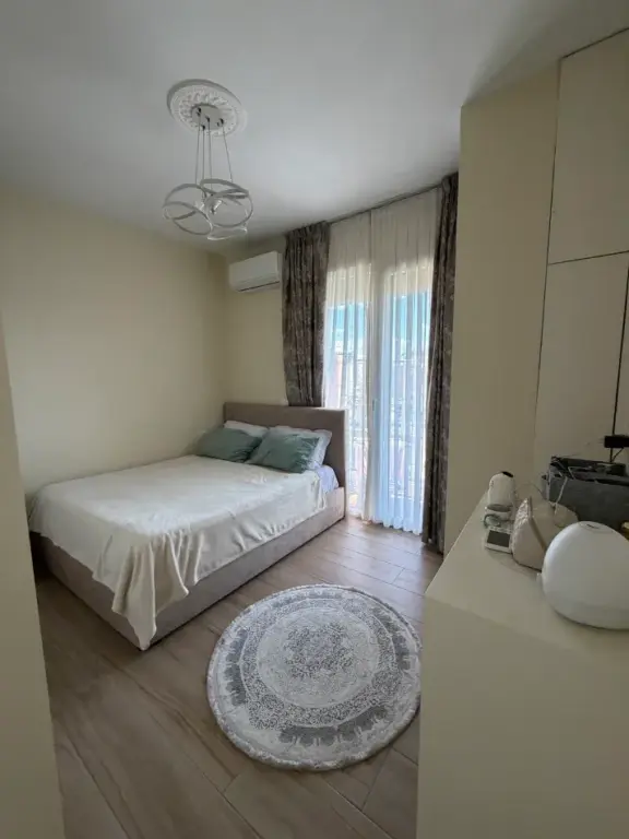 Rent | Apartament 2 + 1 | Rruga e Dibrës | 1000 €/month
