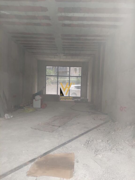 JEPET DYQAN+BODRUM 282 M2 ME QERA NE QENDER 5.000 EURO