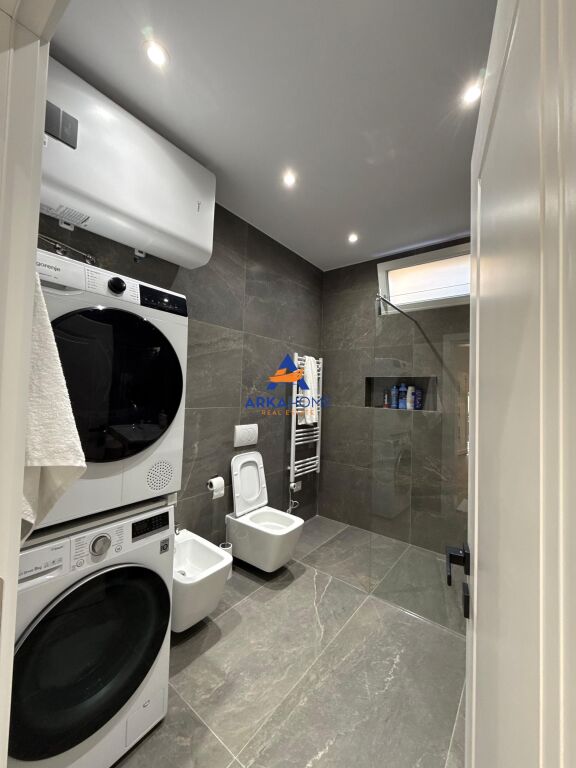 JEPET ME QERA KATI 1 VILE 3 KATESHE 105 M2 "BRRYLI" 1100 EURO