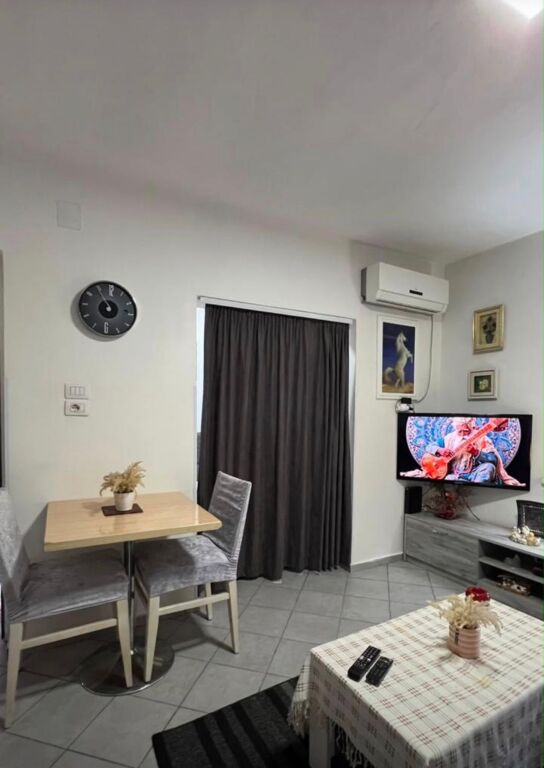 Brryl, jepet me qira apartament 1+1!