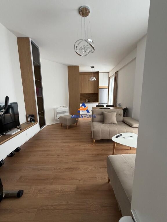 APPARTAMENTO 1+1+BALCONE IN AFFITTO "KOMUNA E PARISIT" 80.000 LEKE