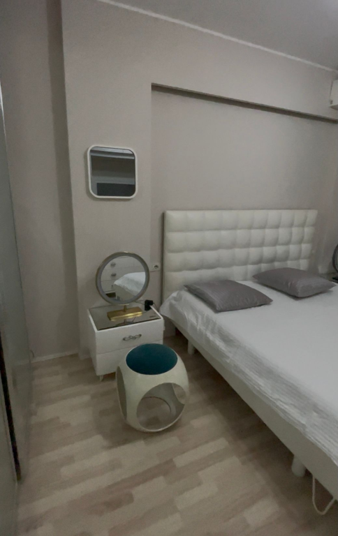 Shitet apartament 2+1+2 me verandë, pranë Kristal Center, Tiranë.