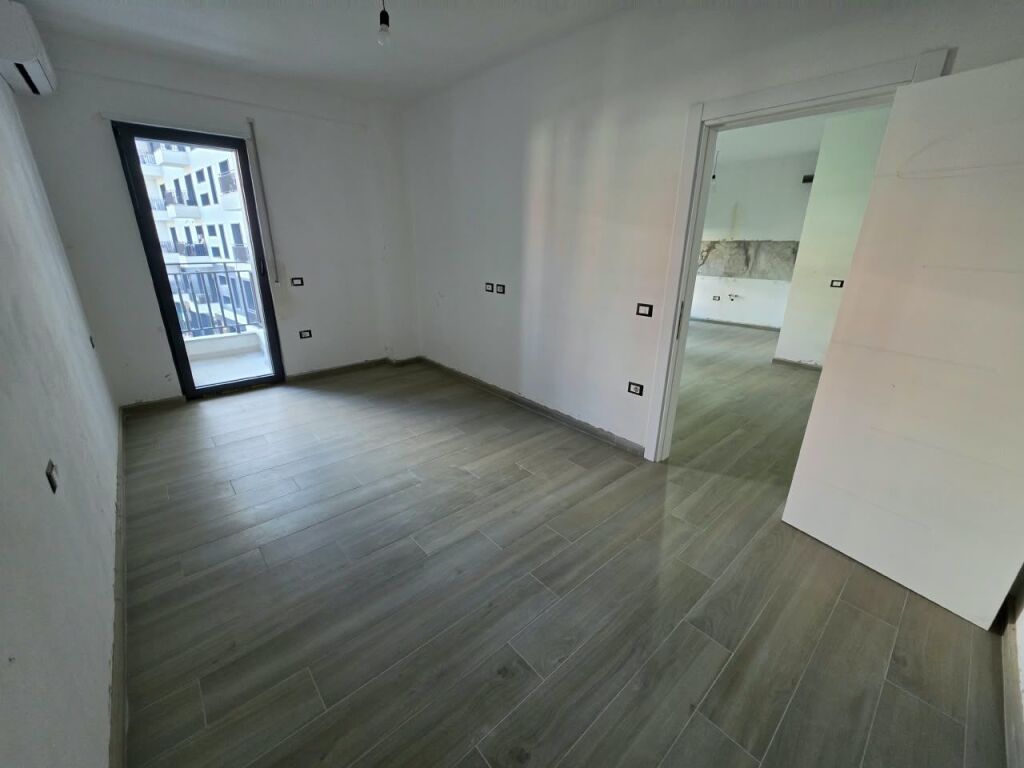🏡 JEPEN ME QIRA 3 APARTAMENTE 1+1 – BULEVARDI I RI 📍rruga Filip JANO  45000 LEKE
