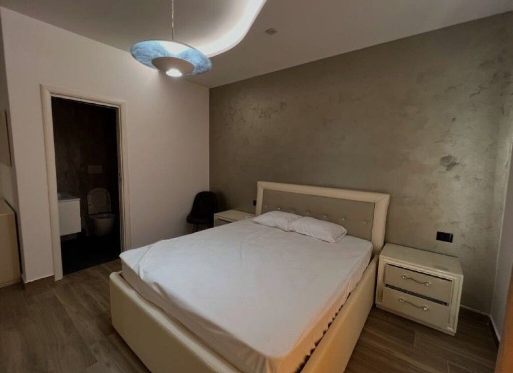 JEPET ME QIRA APARTAMENT 2+1 ME KOPSHT | PRANË TEG