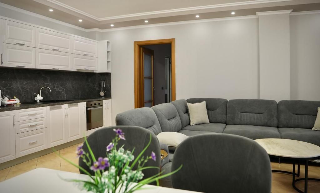 SHITET Apartament luksoz  2+1  PLAZHI GOLEM