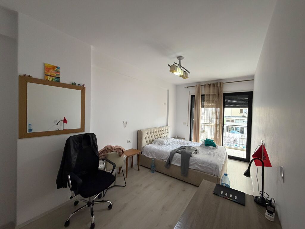 Apartament me qera 2+1+2 Prane kompleksit panorama