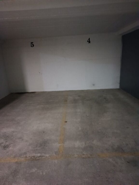 Sale | 2 Poste Parkimi | QSUT | 42000 € (lek)