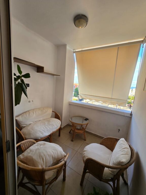 Apartament 1+1 me 2 Tualete me Qira – Te Brryli (Buzë Rrugës Kryesore) !