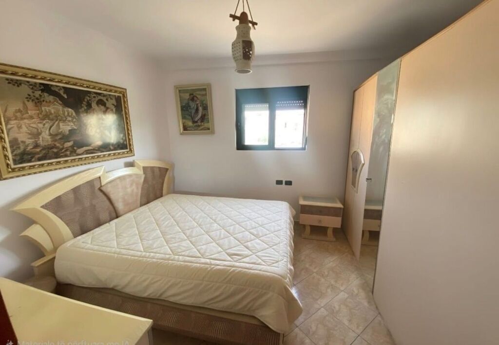 Yzberisht, jepet me qira apartament 2+1!
