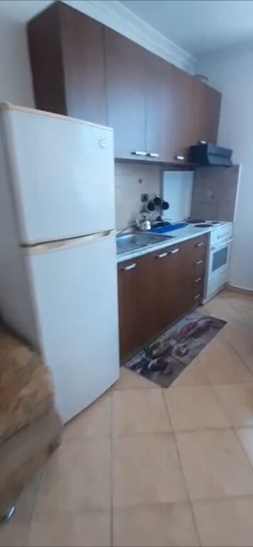 Apartament me qera 1+1