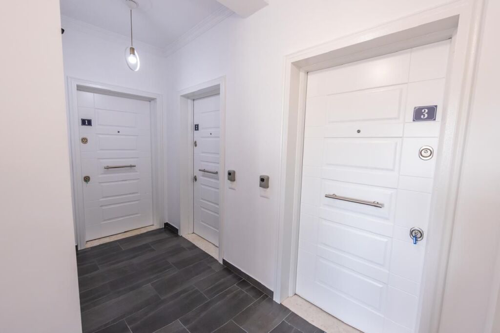 Jepet me qera apartament 1+1, mbrapa Vila-L