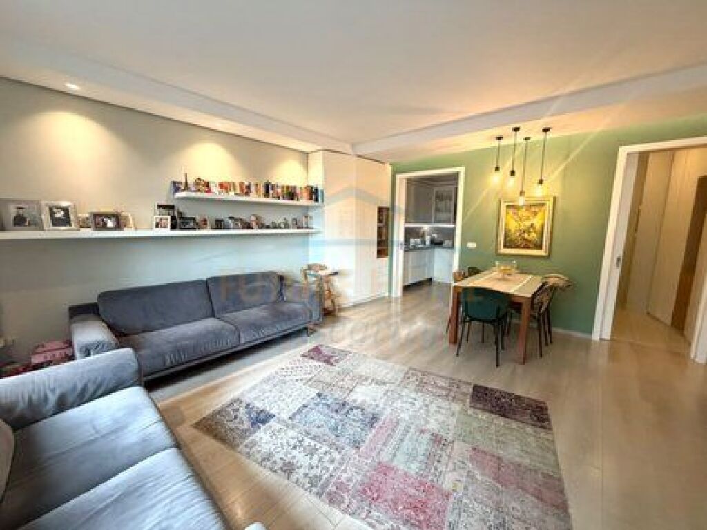 Shitet, Apartament 2+1+2+Depo, Rezidenca Ambasador 2, Tiranë.