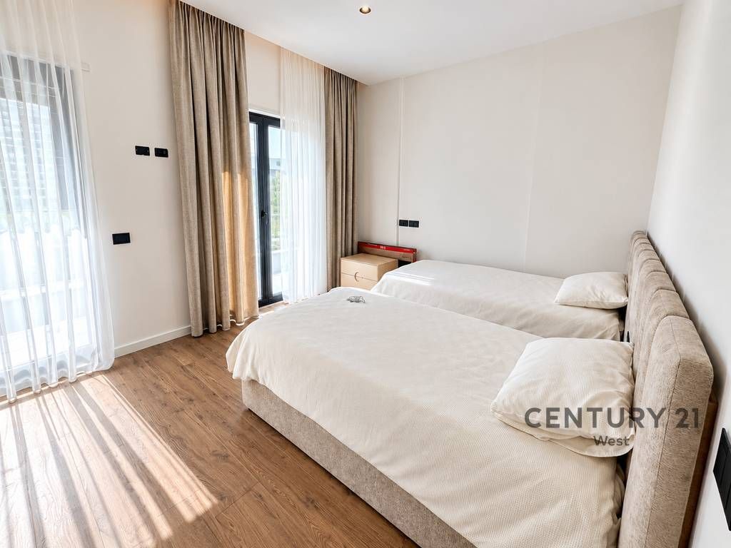 JEPET ME QIRA APARTAMENT 3+1+2 ME VERANDË &amp; GARAZH PRIVAT | "GREY STONE" RESIDENCE – LIQENI I THATË 2,000 € /Muaj