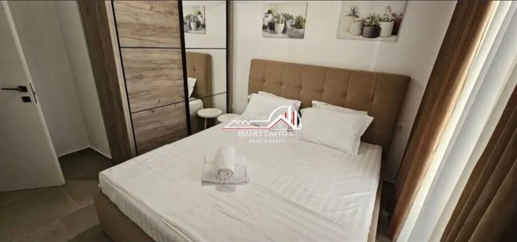 Shitet apartament 1+1