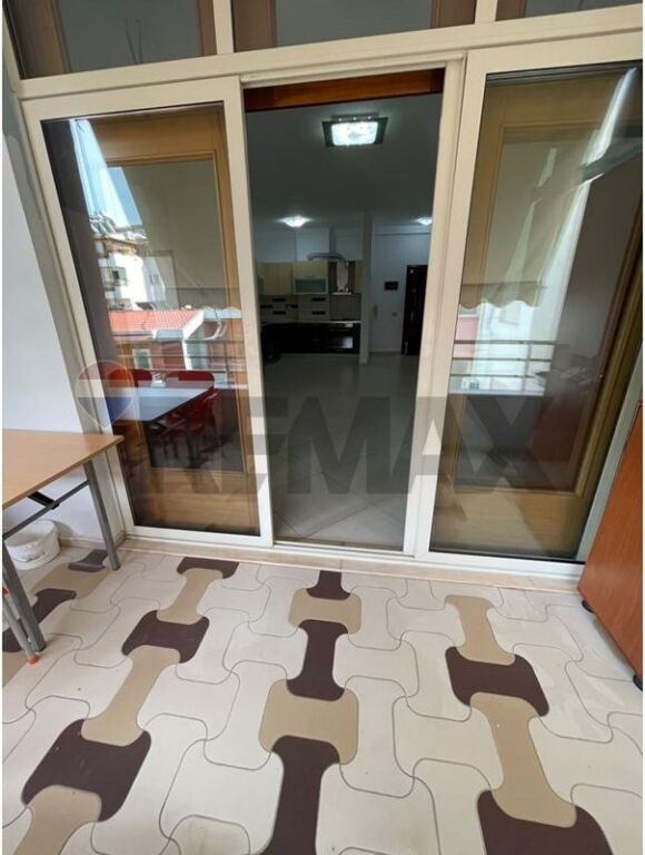 Apartament - Për Qira - Kodra e Diellit, Tiranë