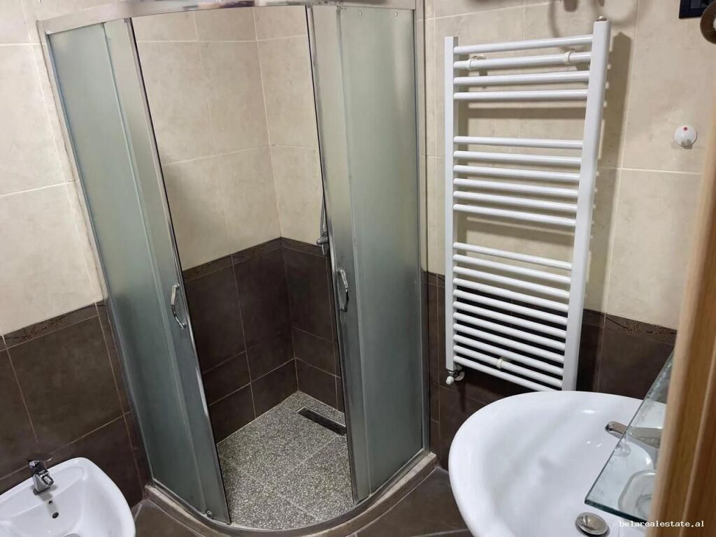 Apartament 2+1 me Qera te Tregu Elektrik (ID B2202144) Tirane