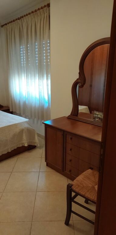 Shitet,Apartament 1+1 ,Qender