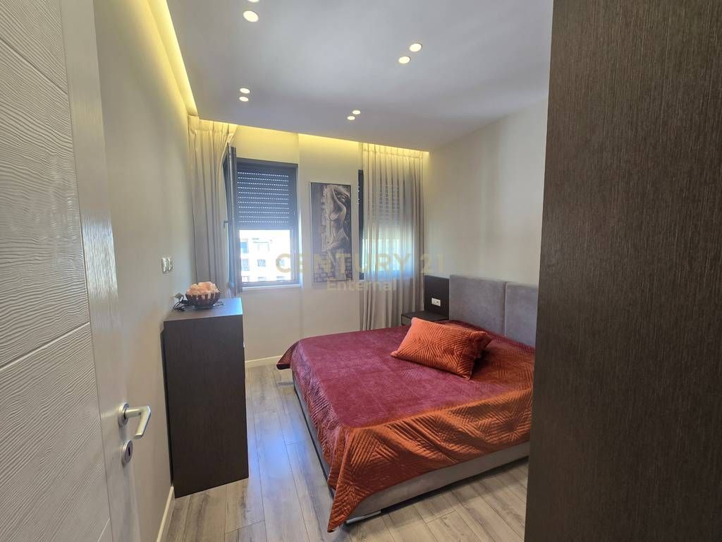 Apartament 1+1+ parkim te Liqeni I Thate