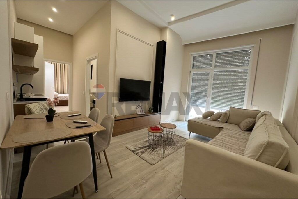 Apartament 2+1 me Qira në Qendër
