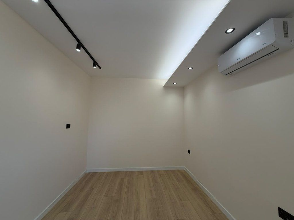 Shitet,Apartament 1+1,Komuna e Parisit, Tirane