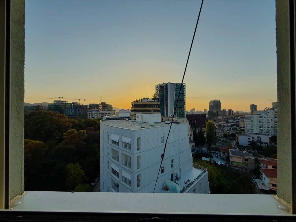 JEPET ME QIRA APARTAMENT 2+1+2 PRANË AIR ALBANIA