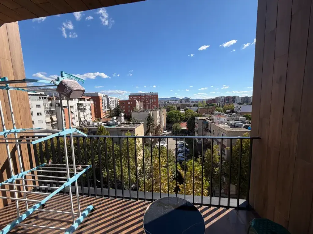 Rent | Apartament 2 + 1 | Rruga e Dibrës | 1000 €/month