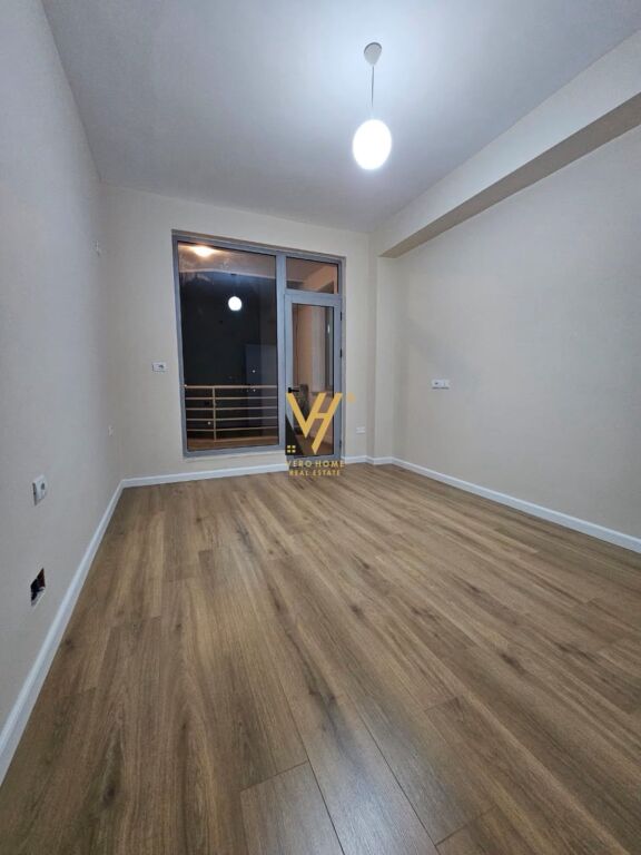 SHITET APARTAMENT 1+1 TE GLOBE, RRUGA E KAVAJES 170.000 EURO