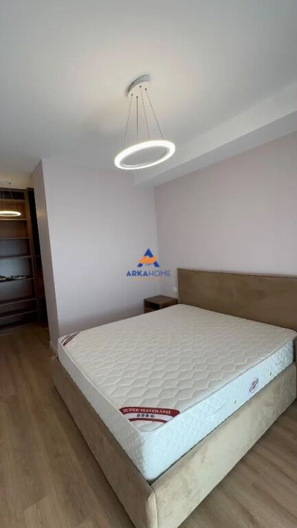 JEPET APARTMENT ME QERA 2+1+2+BALKON "FARMACIA 10" 80.000 LEKE
