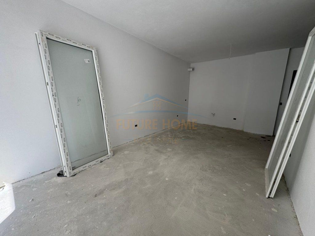 Shitet, Apartament 1+1, Univers City, Tiranë