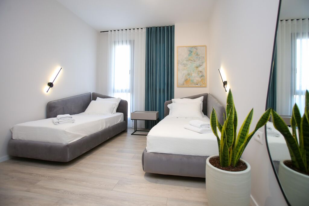 Shitet Apartament 2+1 ne zonen e Lungomares, Vlore ID 5778