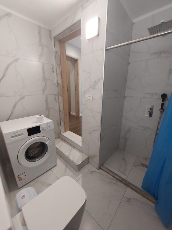 Affittasi casa privata 1+1 con cortile in via Myslym Shyri!