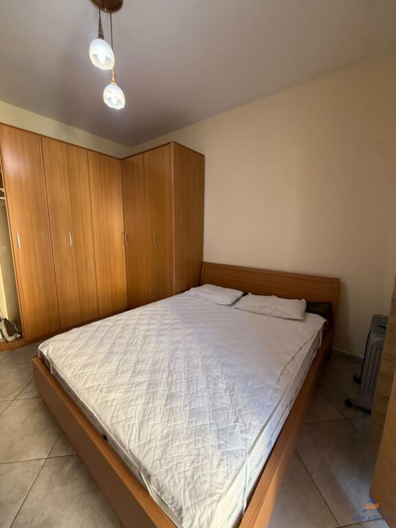 JEPET APARTAMENT 2+1+BALLKON ME QERA "KOPSHTI ZOOLOGJIK" 600 EURO