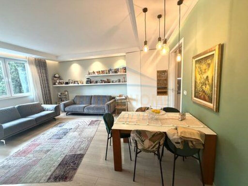 Shitet, Apartament 2+1+2+Depo, Rezidenca Ambasador 2, Tiranë.