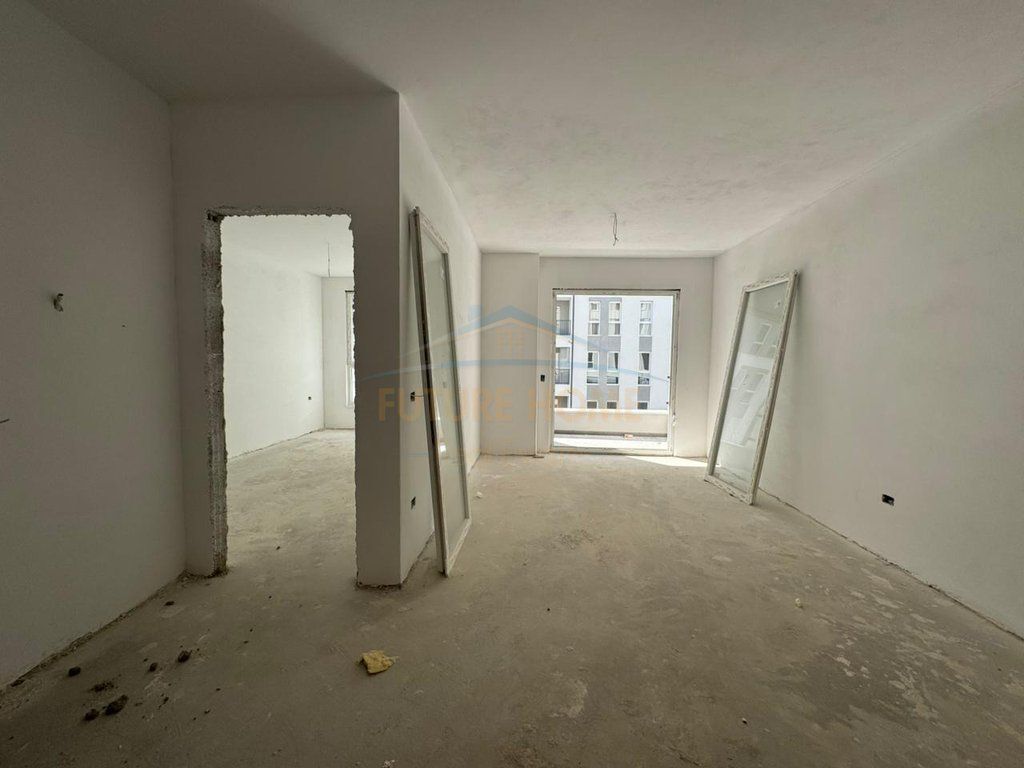 Shitet, Apartament 1+1, Univers City, Tiranë