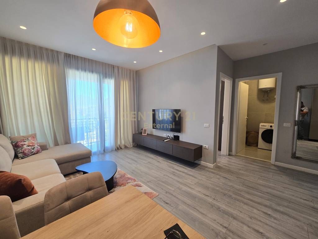Apartament 1+1+ parkim te Liqeni I Thate